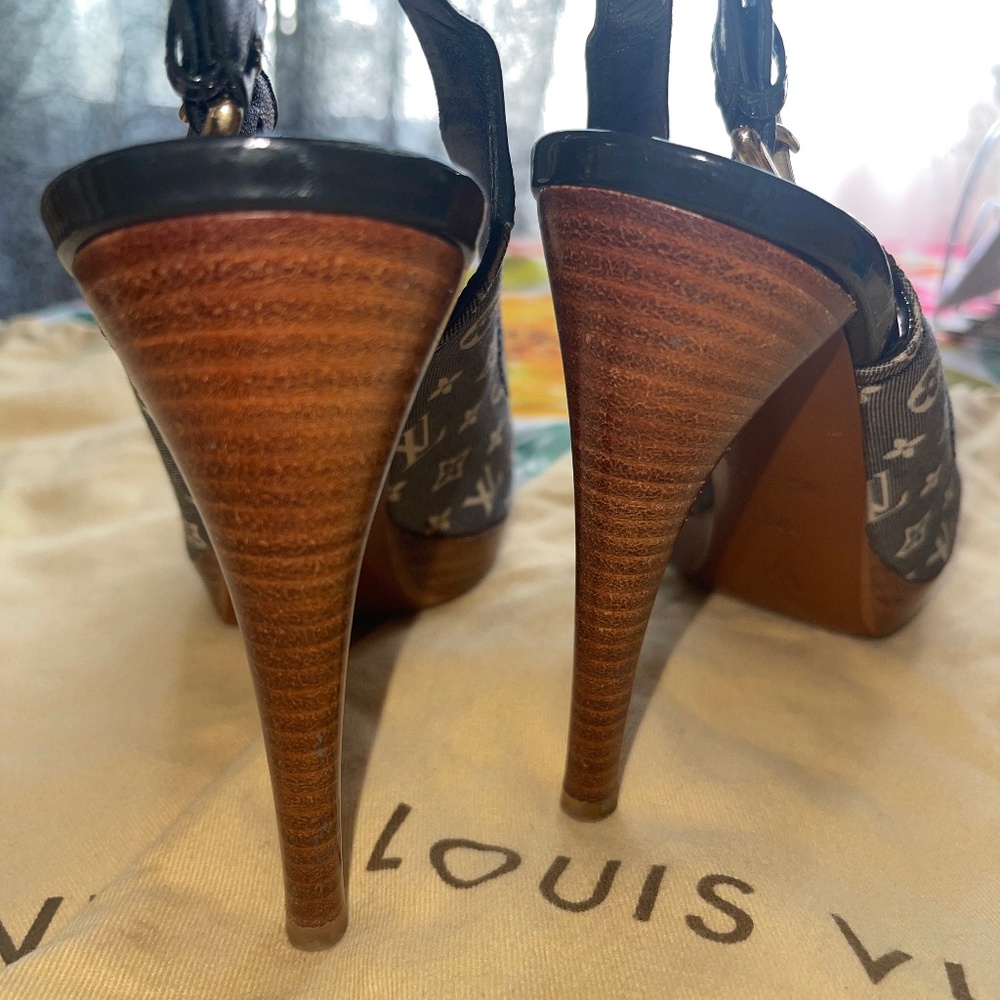 Louis Vuitton pumps